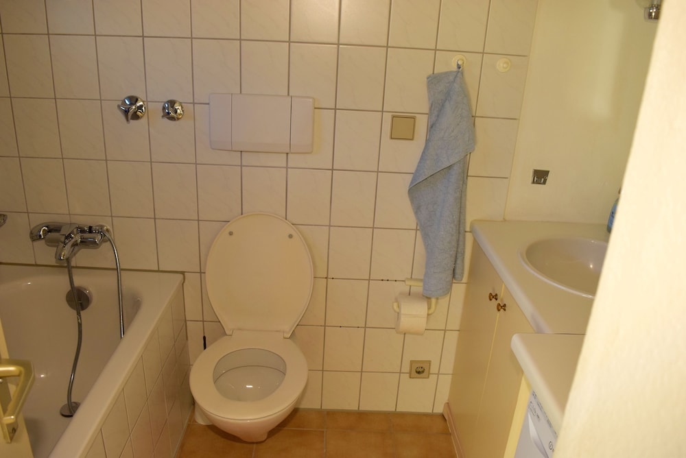 AB Apartment 64 near Mercedes Benz Museum view 5