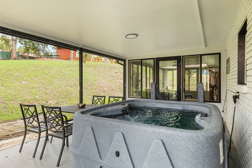 Noir Manor 3BR House