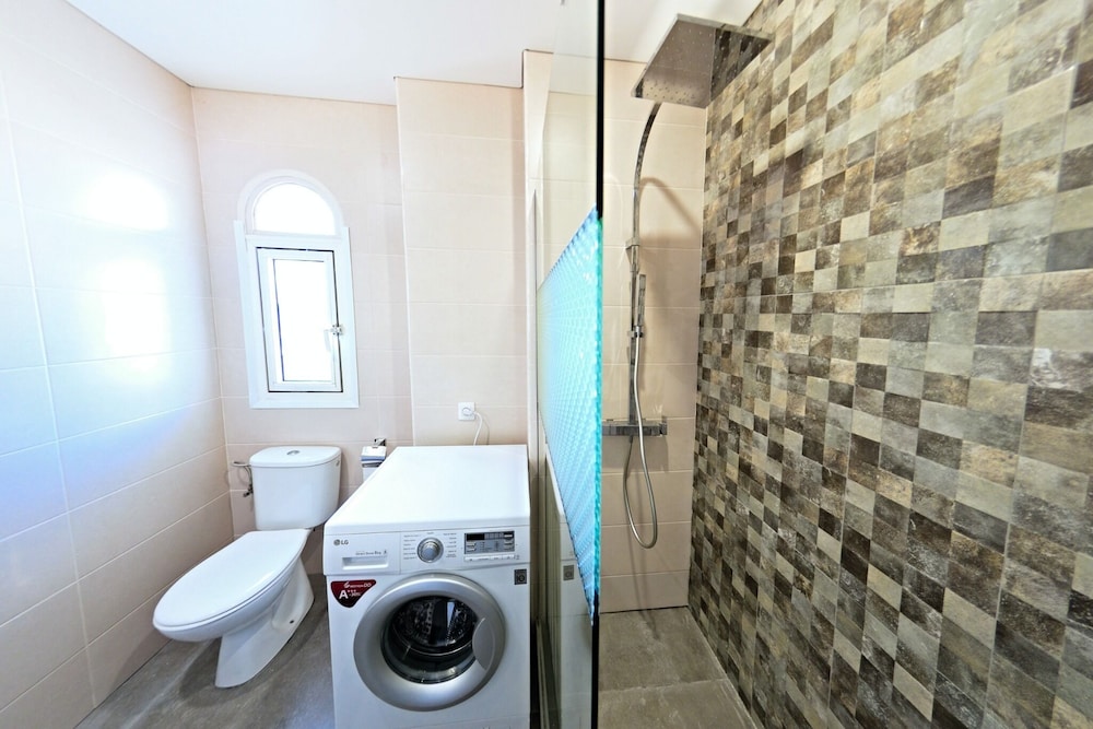 2 Br Aprt Ocean View photo 5