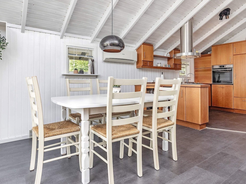 6 Person Holiday Home in Vaeggerlose view 4