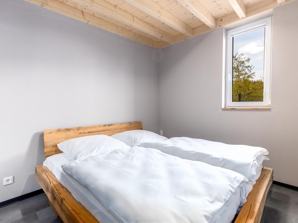 Tranquil Escape in Hallschlag