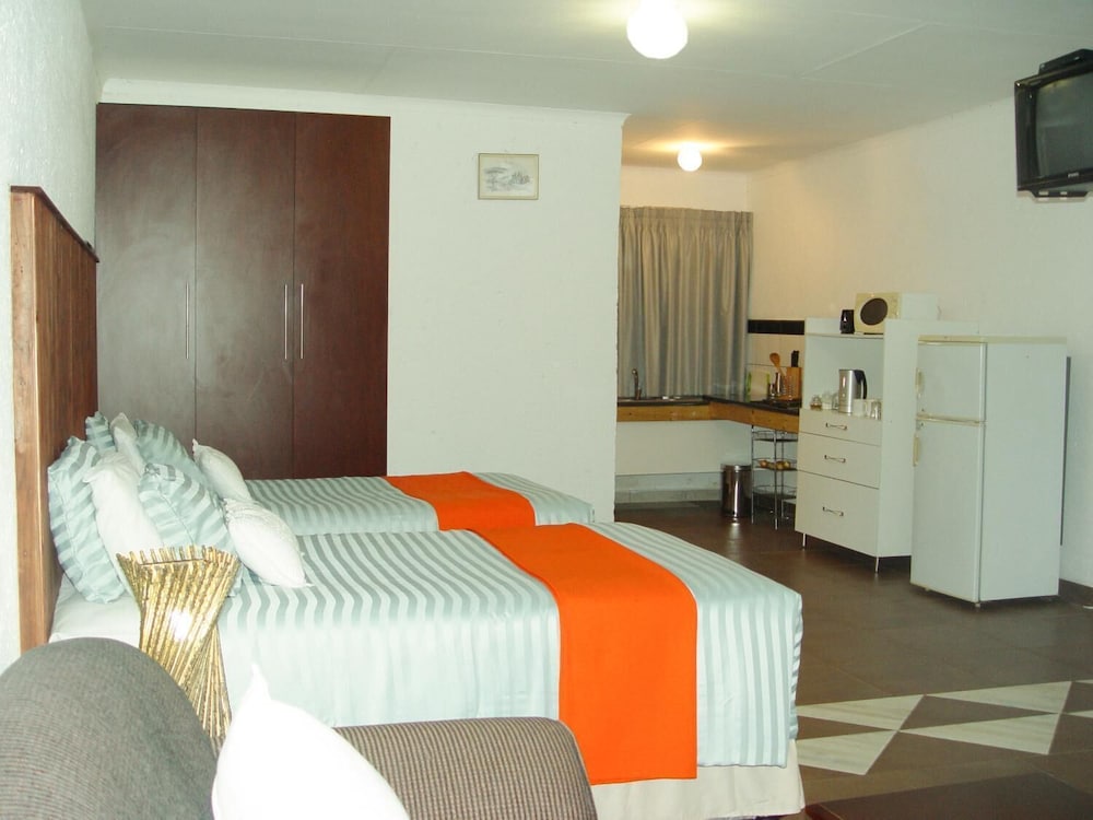 Esther's Lodge