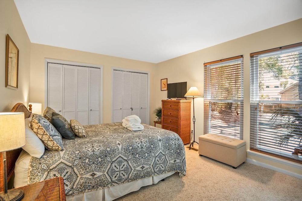 Beautifully Maintained 3-bed, 3-bath Home Offers Comfort & Privacy