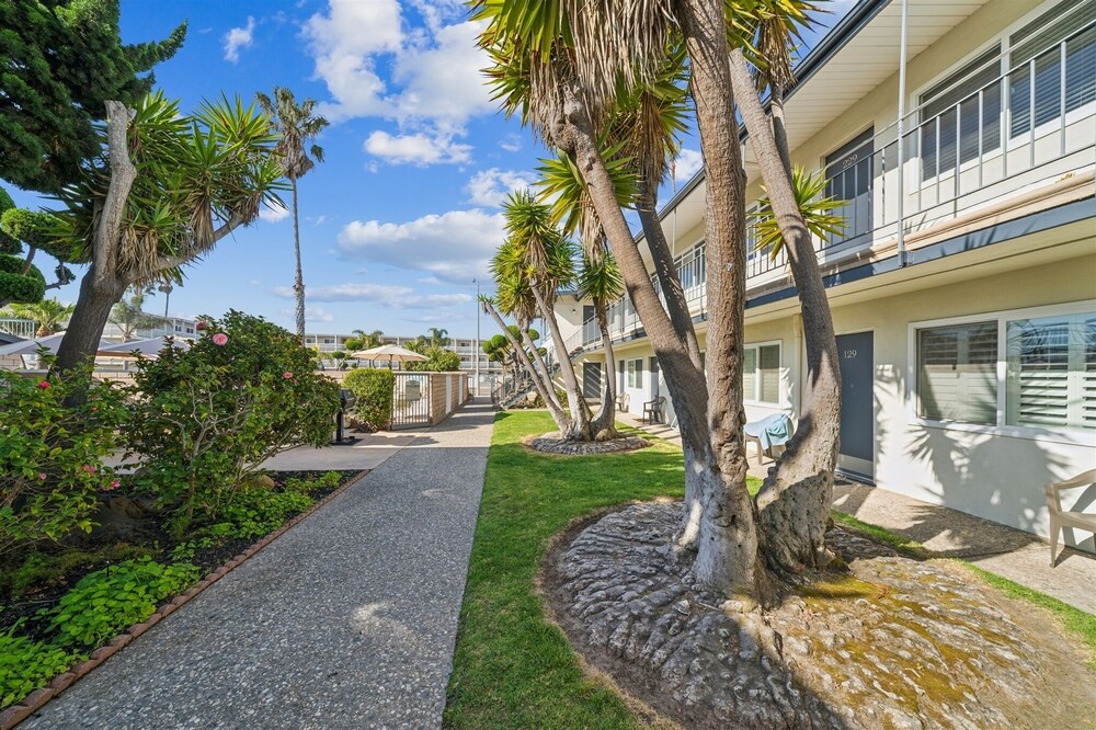 4950 Sandyland Road #127 Condo by RedAwning