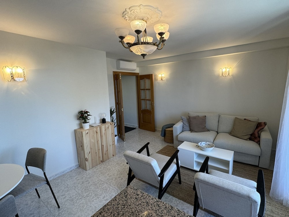 Beachfront Apartment With Seaview Terrace
