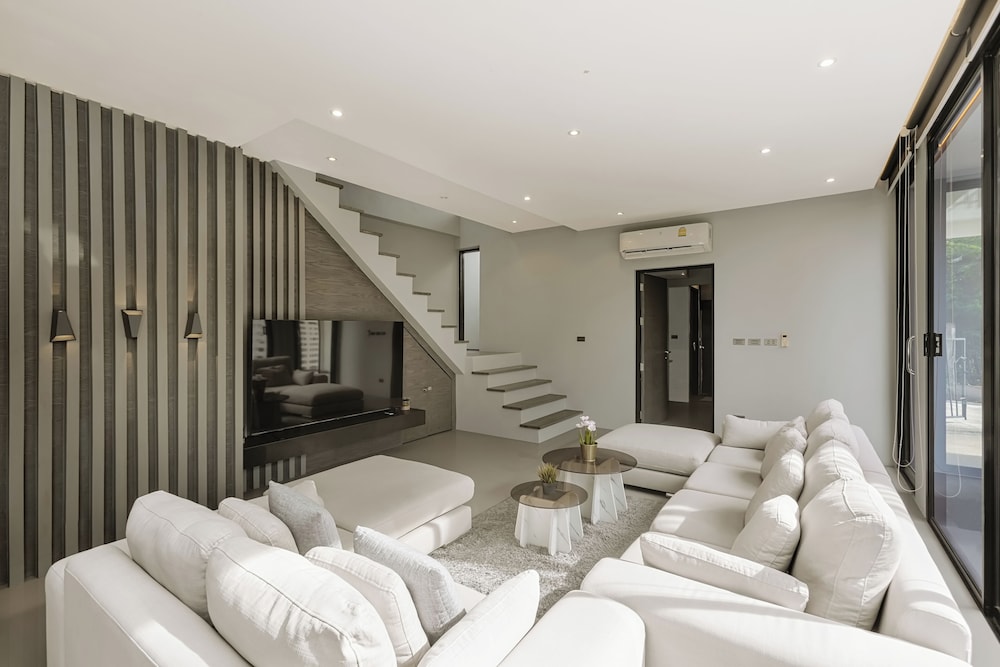 3-Bedroom Wallaya pool villa in Bangtao