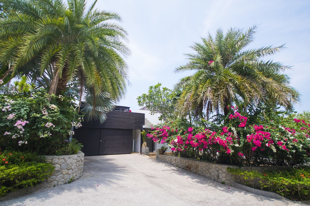 Spacious 5-Bedroom Surin Beach Villa