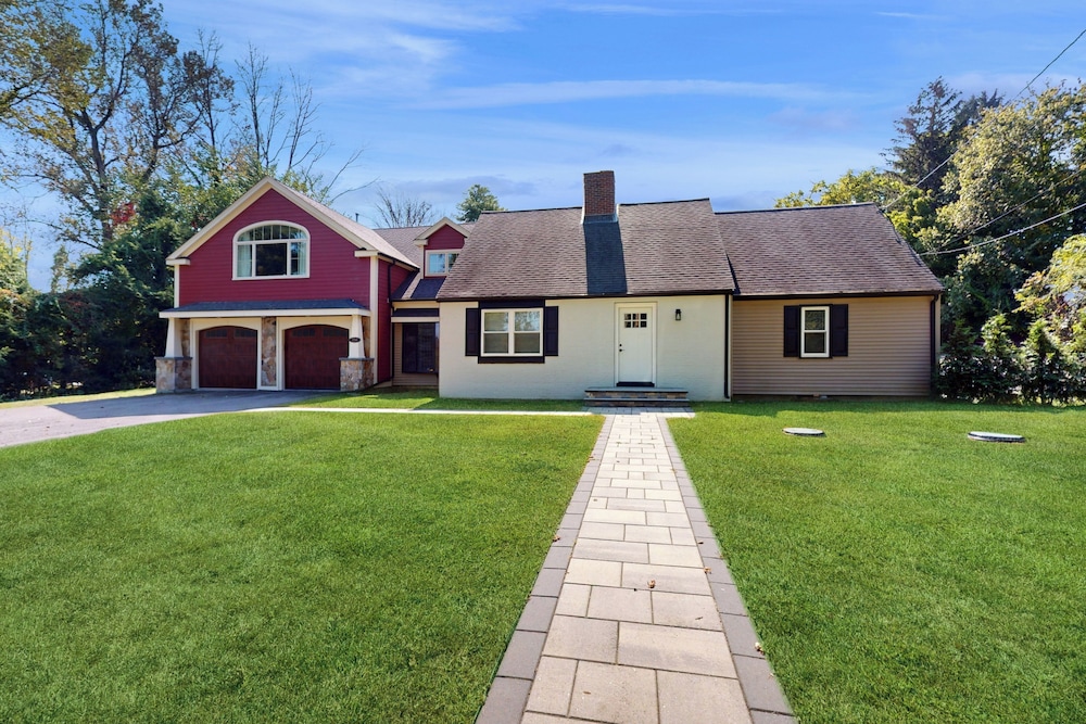3BR House w/ A/C & Patio, Near Stadium & Shops