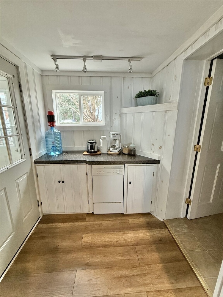 Grandview Lakefront Limit 9 4 Bedroom Home