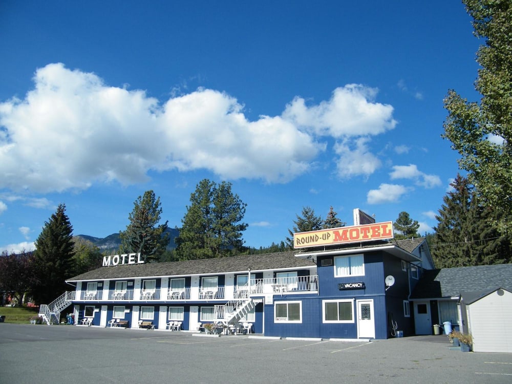 Round-Up Motel