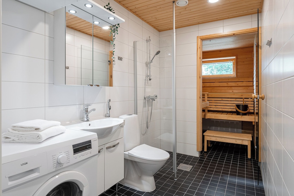 Homelike 1BR Apt with Sauna & Balcony at Pyynikki