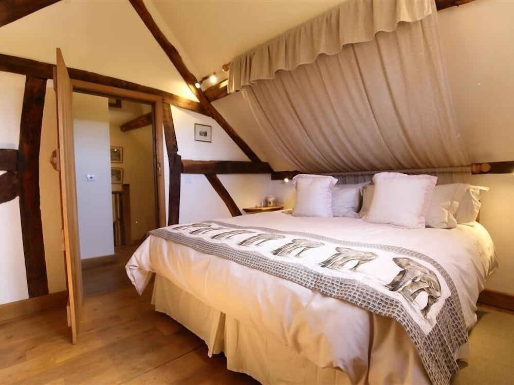 Elephant Cottage view 4