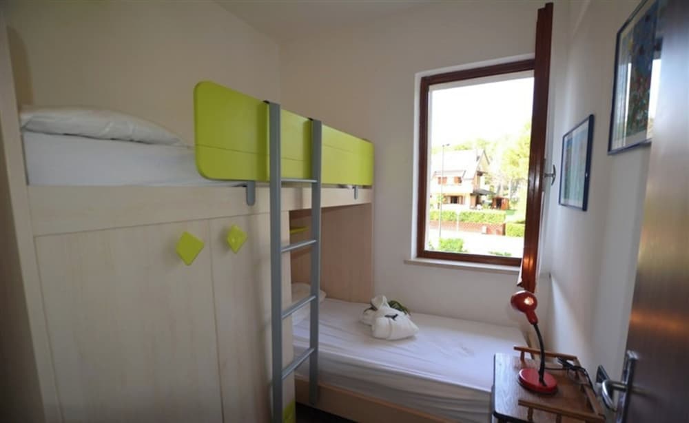 Private Fenced Garden House at 300mt From Lignano Pineta Beach