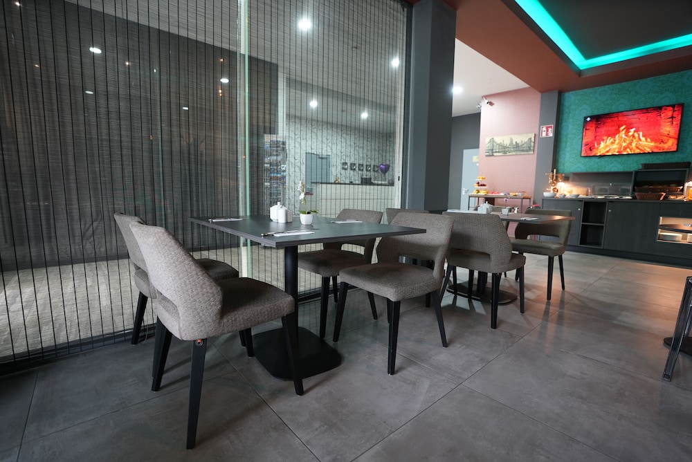 Frankfurt Vacations - Hotel Attache - Property Image 5