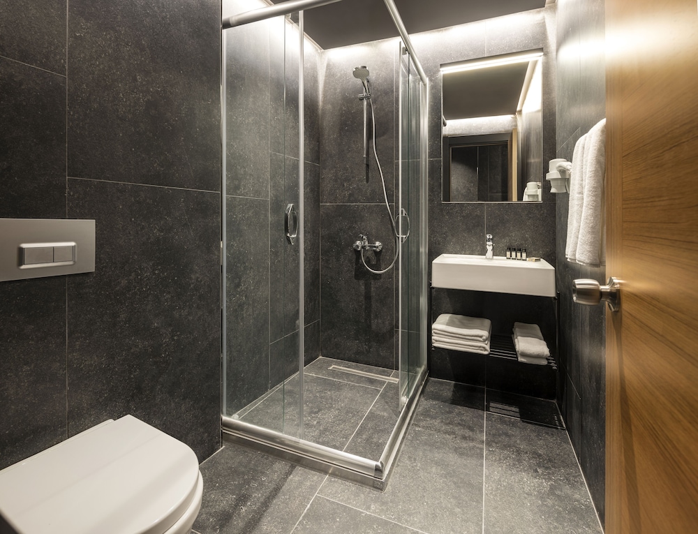 Marius Otel - Image 45