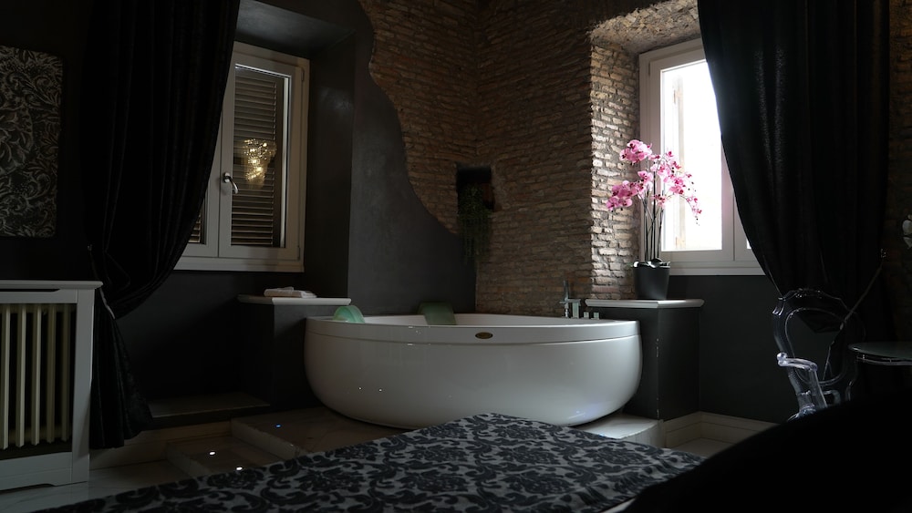 Rhome Luxury suite