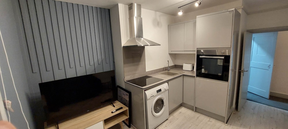 1 Bdr Modern Living in The Old Bank Hse