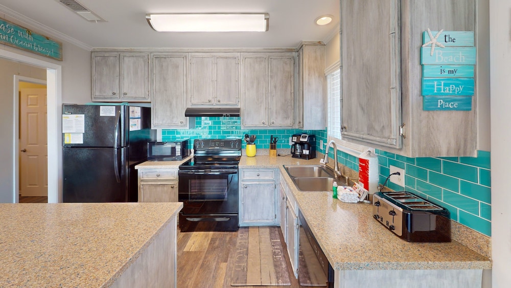 Beach Home With Private Pool & Beach Access- Sleeps 4