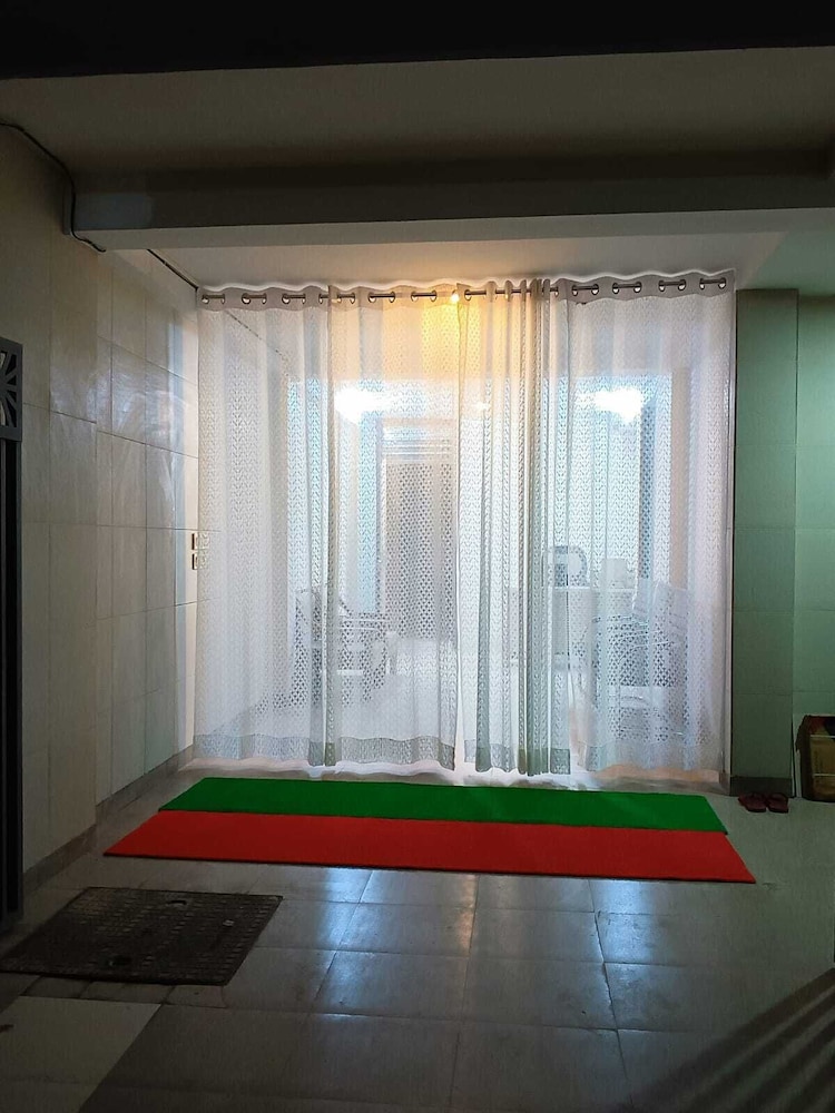 Soooper Hotel