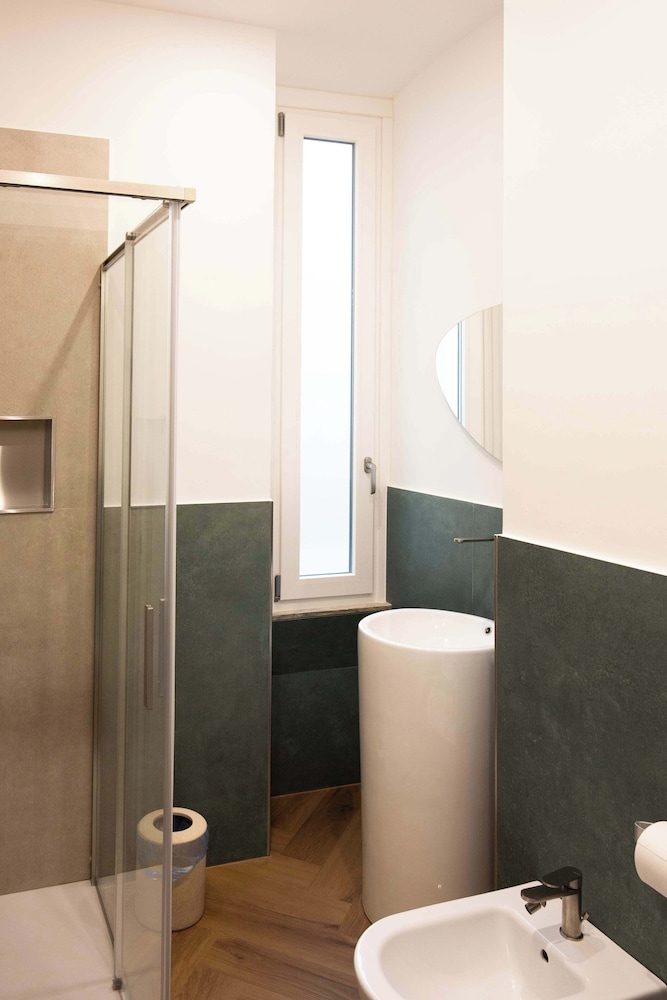 Colosseum Holidays - Luxury 3 Bedroom Apartment