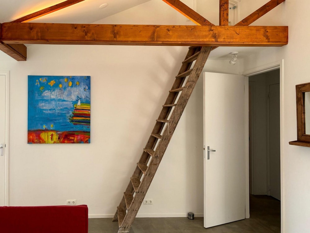 Renovated Bungalow With Garden for Families
