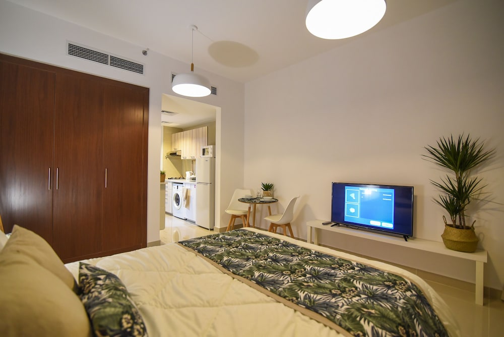 GreenFuture - Contemporary Studio Amidst Top Places in JVC