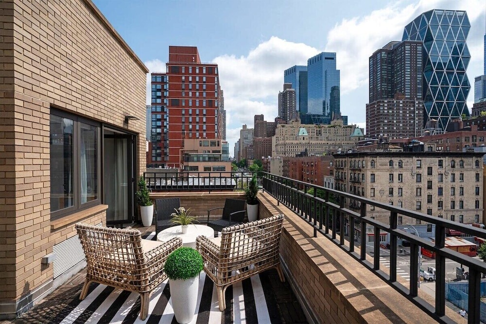 809 Midtown Apartments