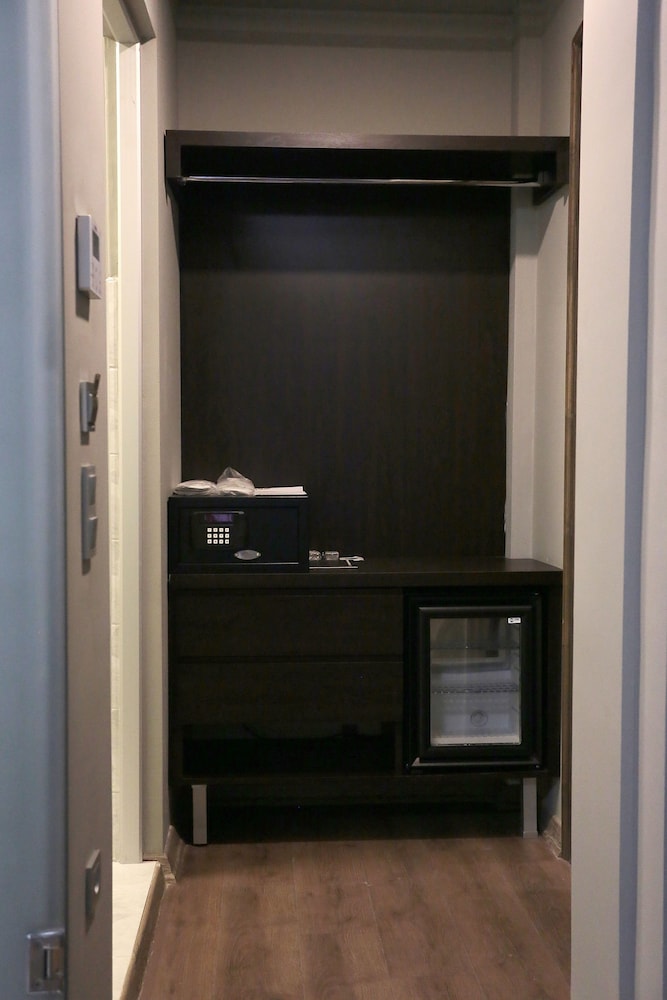 Ferman Pera - Image 57