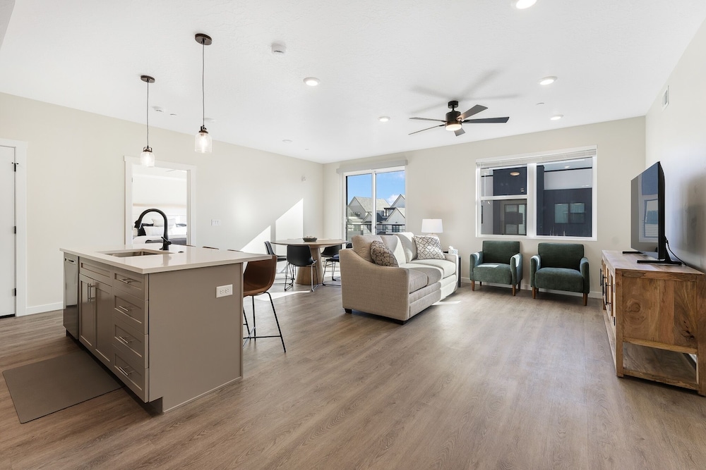Heart And Sol 2 Bedroom Condo