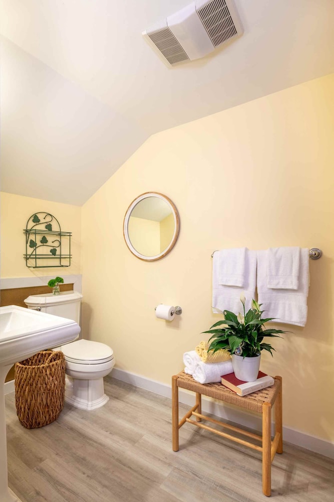 Tucker Hill Lodge