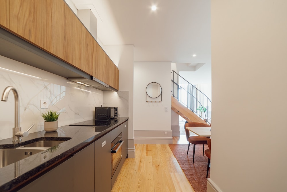 Heart OF Porto Apartment F Duplex by Vacationy