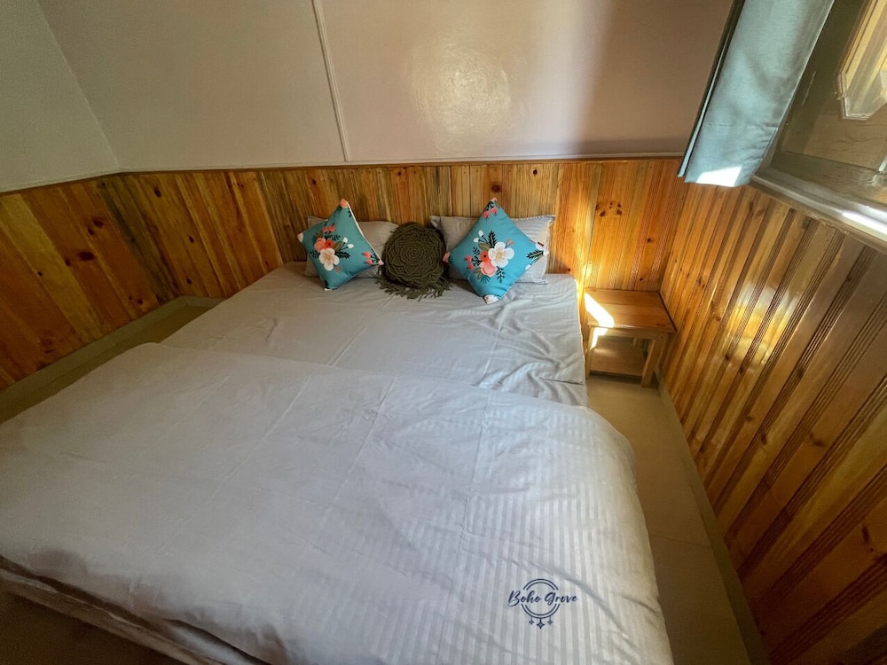 Boho Grove Cafe and Stay