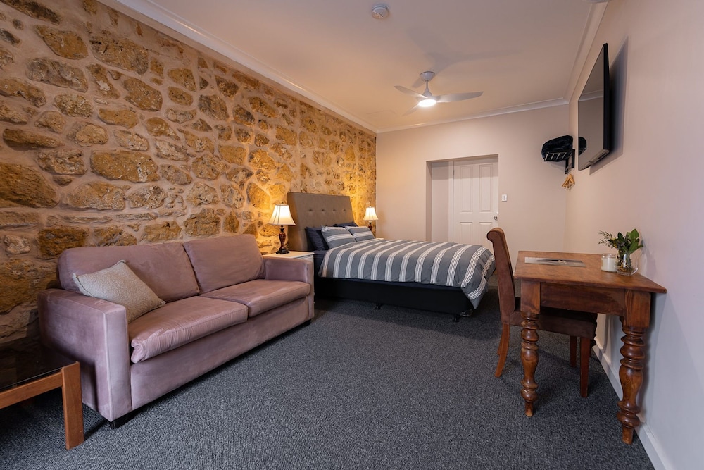 Unwind Mannum Riverside Retreat