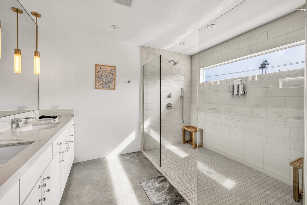 Mid-Century Elegance & Fun in Tahquitz River Estates