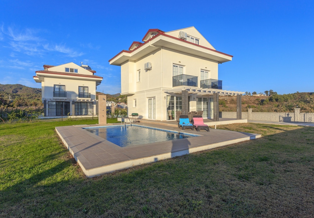 Tala Villa 15 view 3