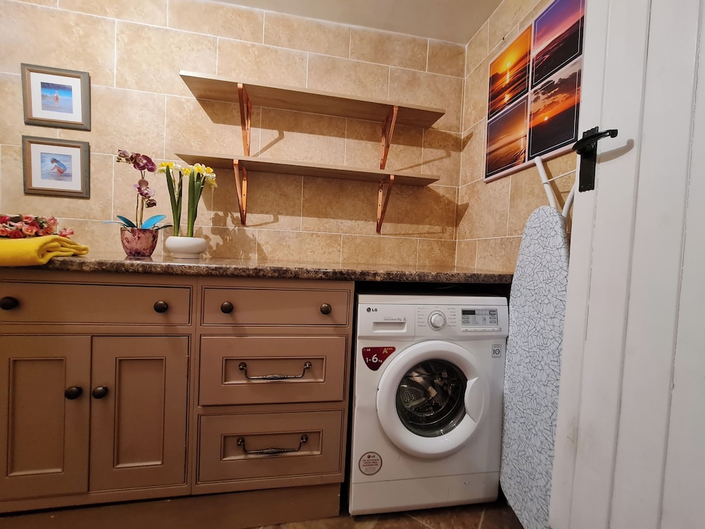 Sea View Cottage Near Snowdon & Coastal Trails