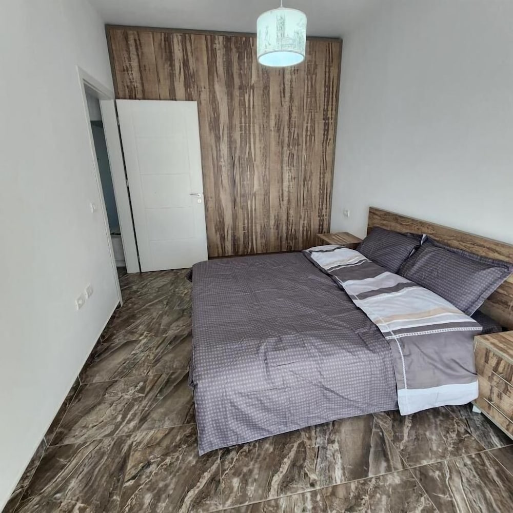 Kalpazo Tirana Vila 313