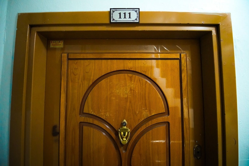 Yaghane Apartments