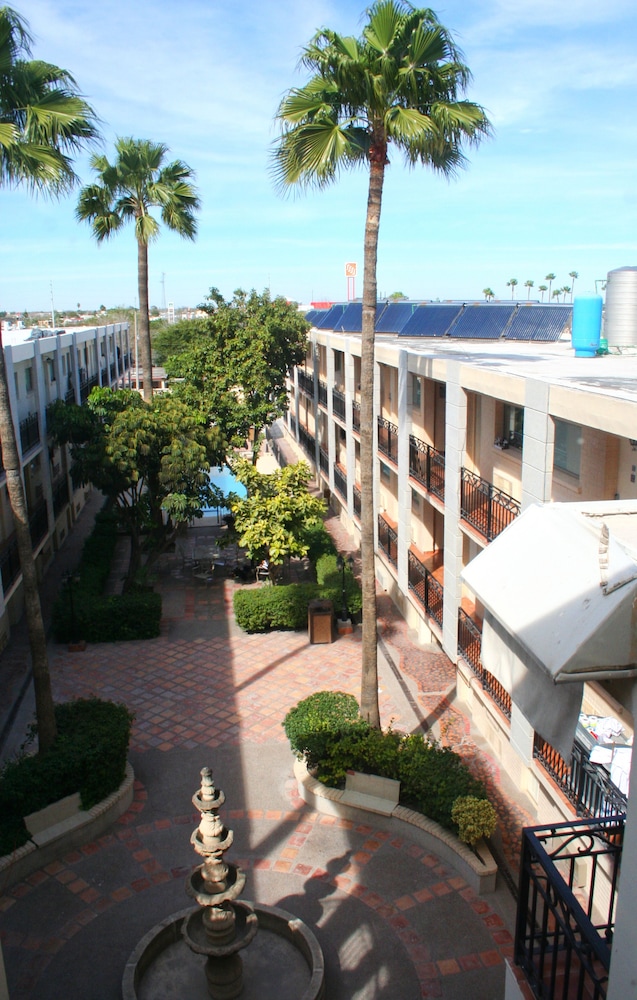 Reynosa Vacations - Hotel El Camino Inn  Suites - Property Image 2