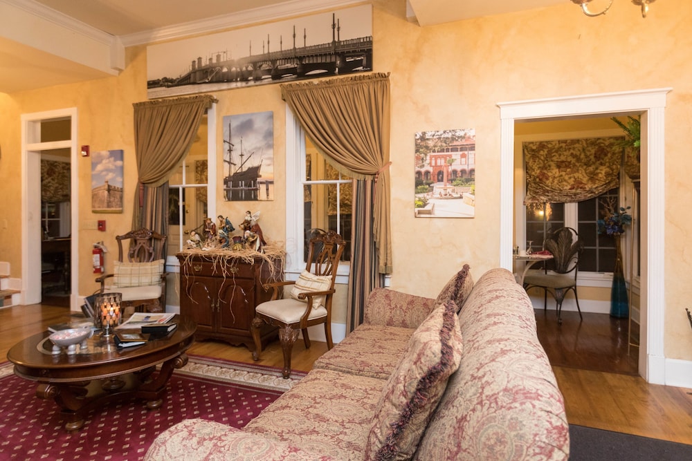Carriage Way Centennial