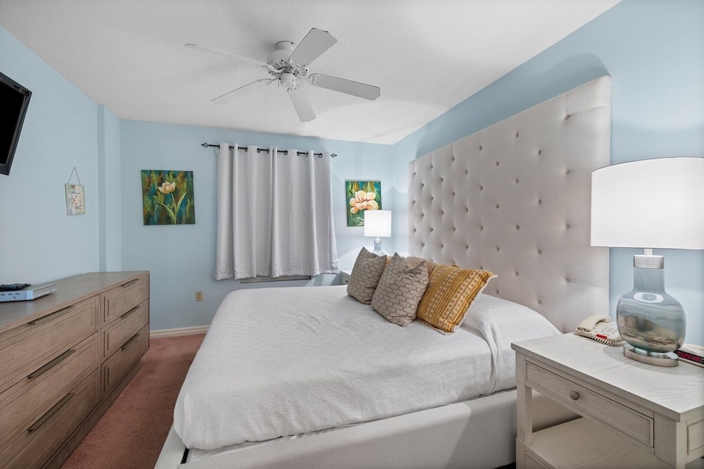 Pelican Beach 0103 1 Bedroom Condo by Pelican Beach Management view 4