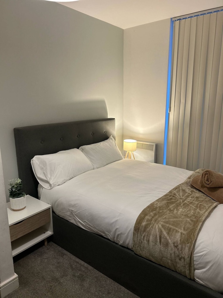 The Dyche - Central Manchester Spacious Apartment - Local Attractions