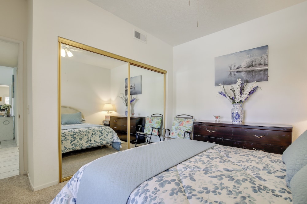 Steps to Community Pool & Spa: Palm Desert Condo!