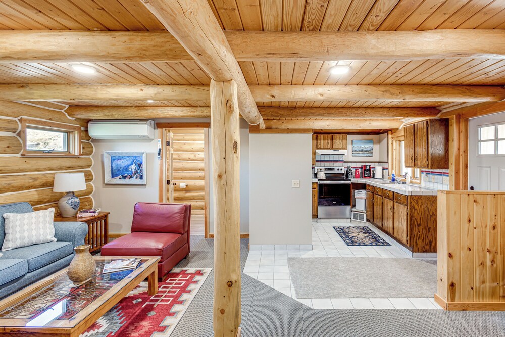Remote Idaho Mountain Lodge w/ River Access! view 3