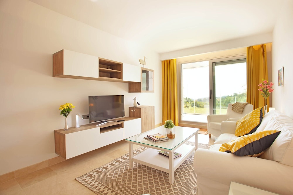 Ojen Apartment Near Golf