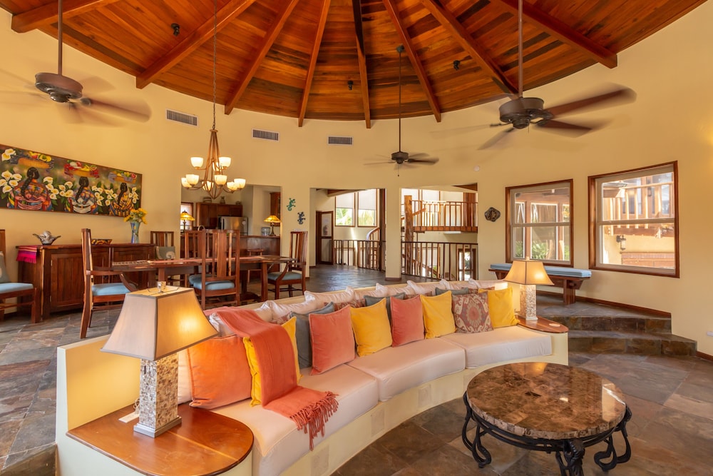 Villa Nautilus Del Mar- Seascape Villas
