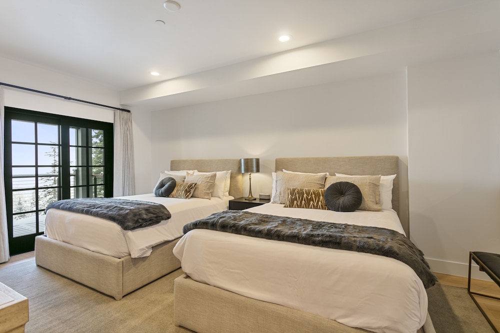 50 - Six Bedroom with Spa Stag Lodge 6 Condo