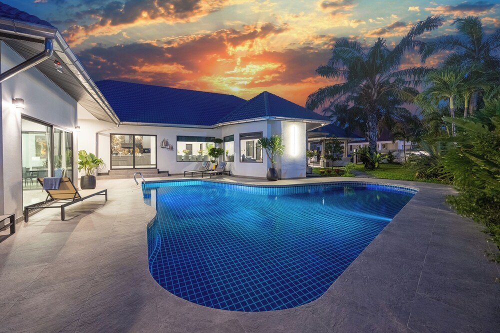 Villa Waree minutes to City and Beach