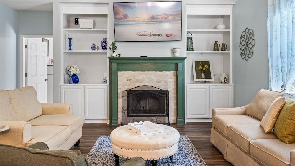 Southern Charm by Southern Vacation Rentals