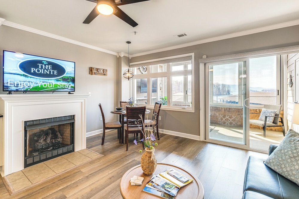 Smith Mountain Lake Retreat w/ Resort Amenities!